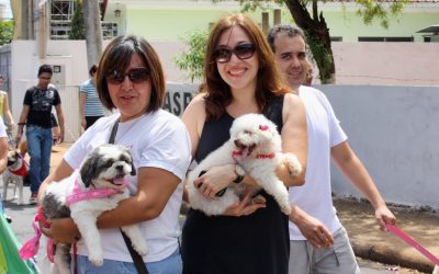 Juliana prestigia Passeio Eco Pet