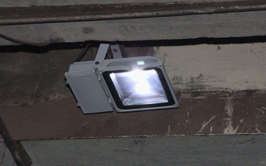 Via expressa recebe melhorias de iluminação no trecho próximo ao TCI