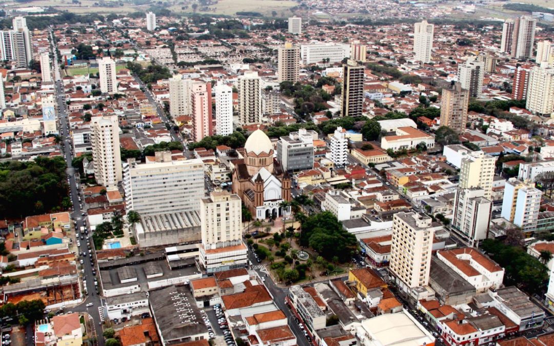 Juliana Damus pede informações sobre planejamento do turismo de Araraquara