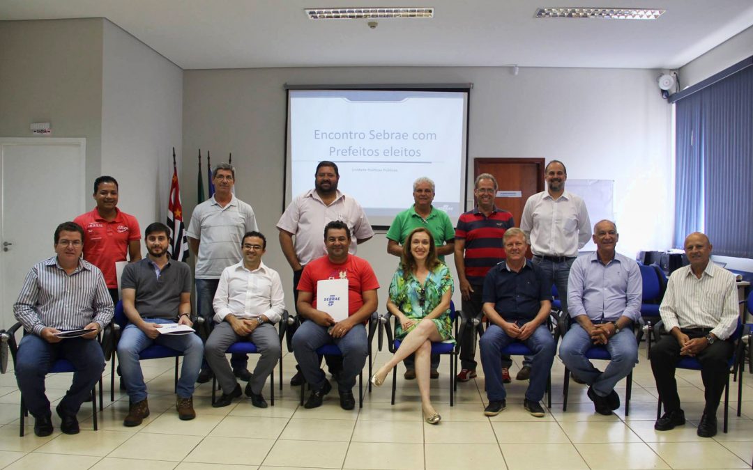 Vereadores acompanham encontro de prefeitos no Sebrae
