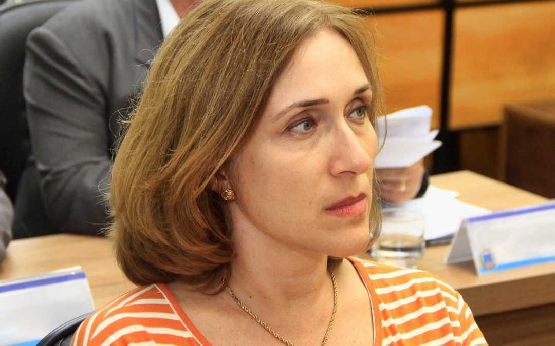 Juliana Damus sugere projeto para prevenção de acidentes nas escolas