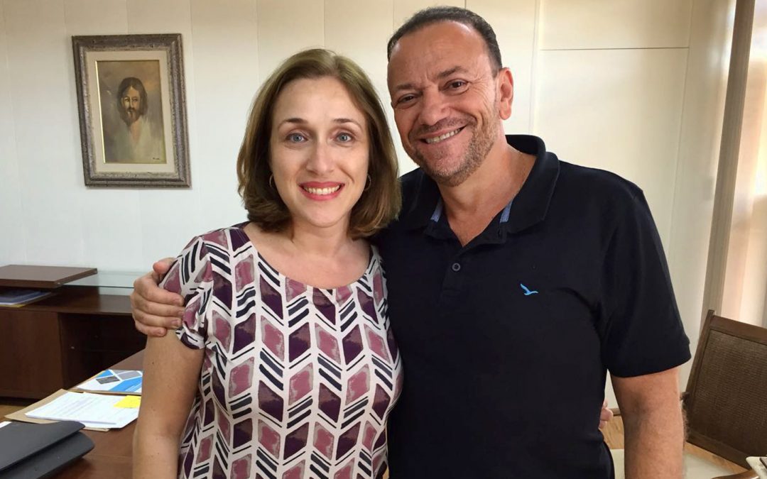 Juliana Damus leva indicações ao prefeito Edinho Silva