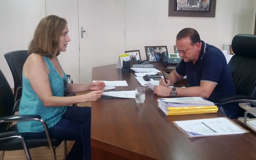 Aplicação efetiva de leis e implementação de projetos são discutidos na Prefeitura