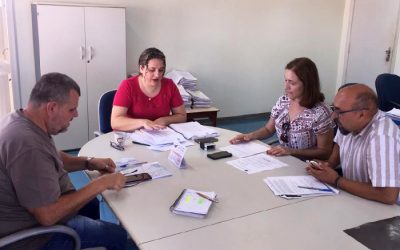 Projeto de lei que prevê regularização de calçadas com gramado é discutido na Prefeitura