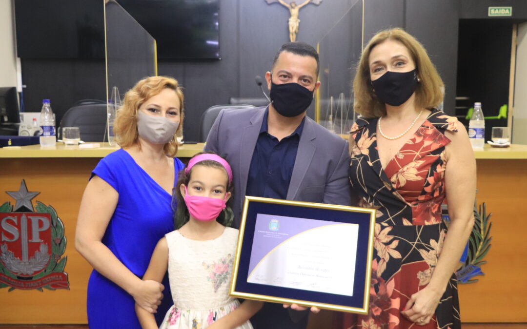 Diretor regional do Sesi, Alexandre Minghin, recebe Diploma de Honra ao Mérito