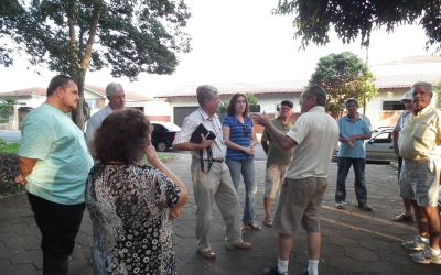 Juliana Damus ouve reivindicações de moradores do Jardim Primavera