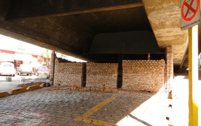 Fechamento do vão aberto existente sob a cabeceira do viaduto Raphael Barbieri