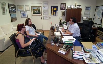 Juliana apresenta ao Prefeito programa para que moradores ajudem a cuidar de praças