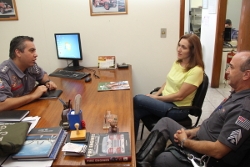 Juliana Damus visita Corpo de Bombeiros