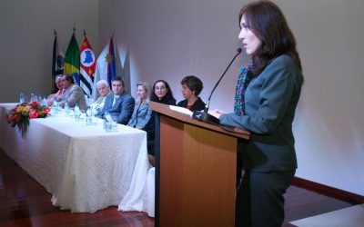 Juliana representa Câmara em inauguração de anfiteatro do colégio Progresso