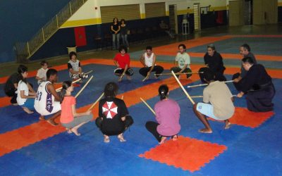 Juliana visita aula de Kendô no Estrela, espaço que ajudou a articular para atividade