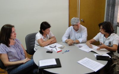 Juliana Damus facilita parceria para terapia comunitária