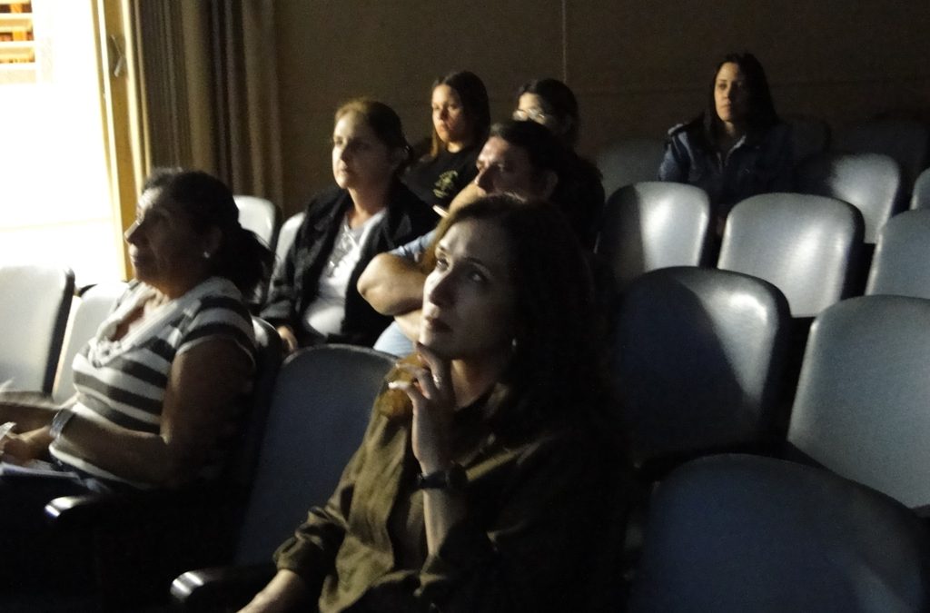 Juliana defende conscientização para combater a dengue