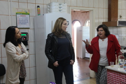 Juliana Damus fiscaliza unidade do CAPS