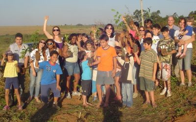 Plantio de árvores na Represa da Chácara Flora